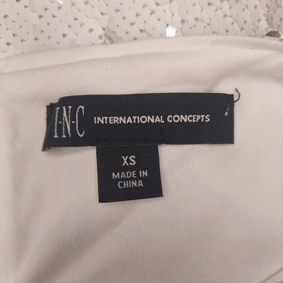 Women's Sequin Sleeveless Top - Picture 9 of 11